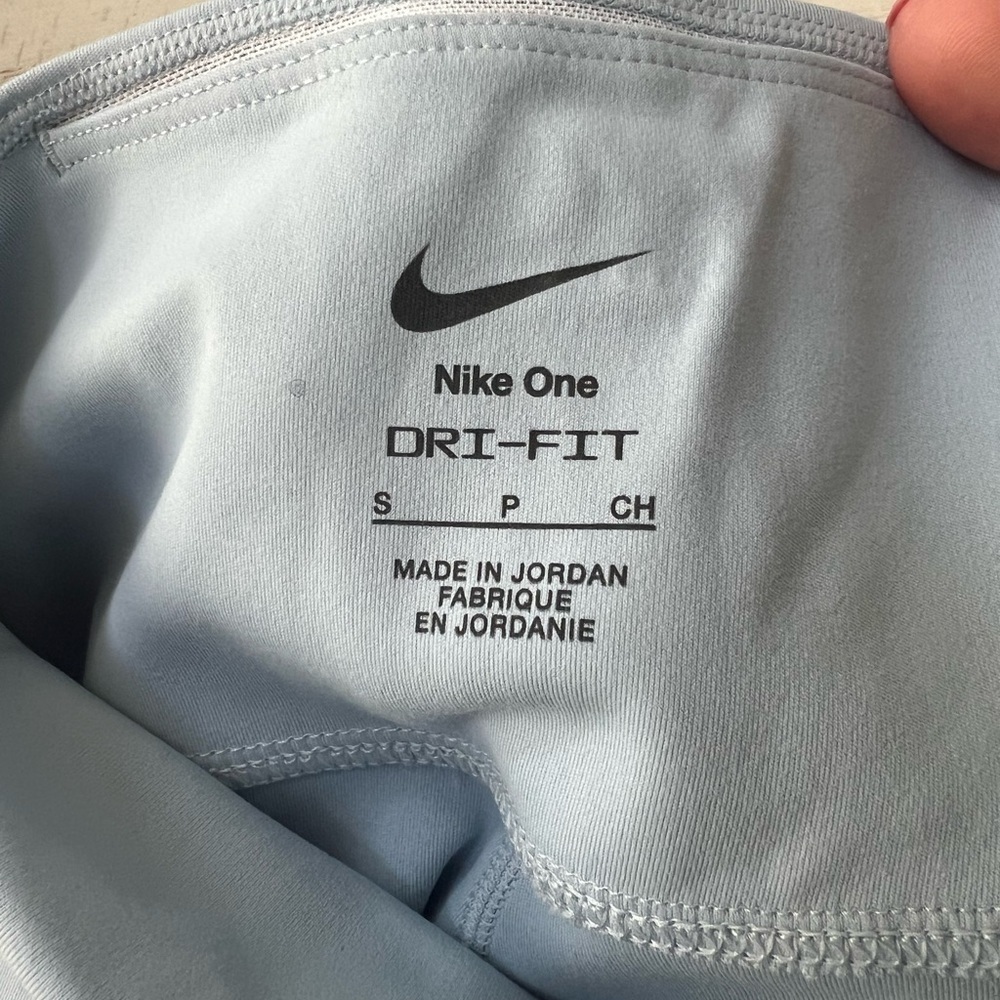 NWT Nike Women’s High Waisted 8” Biker Shorts in Light Blue in size small - Picture 4 of 4